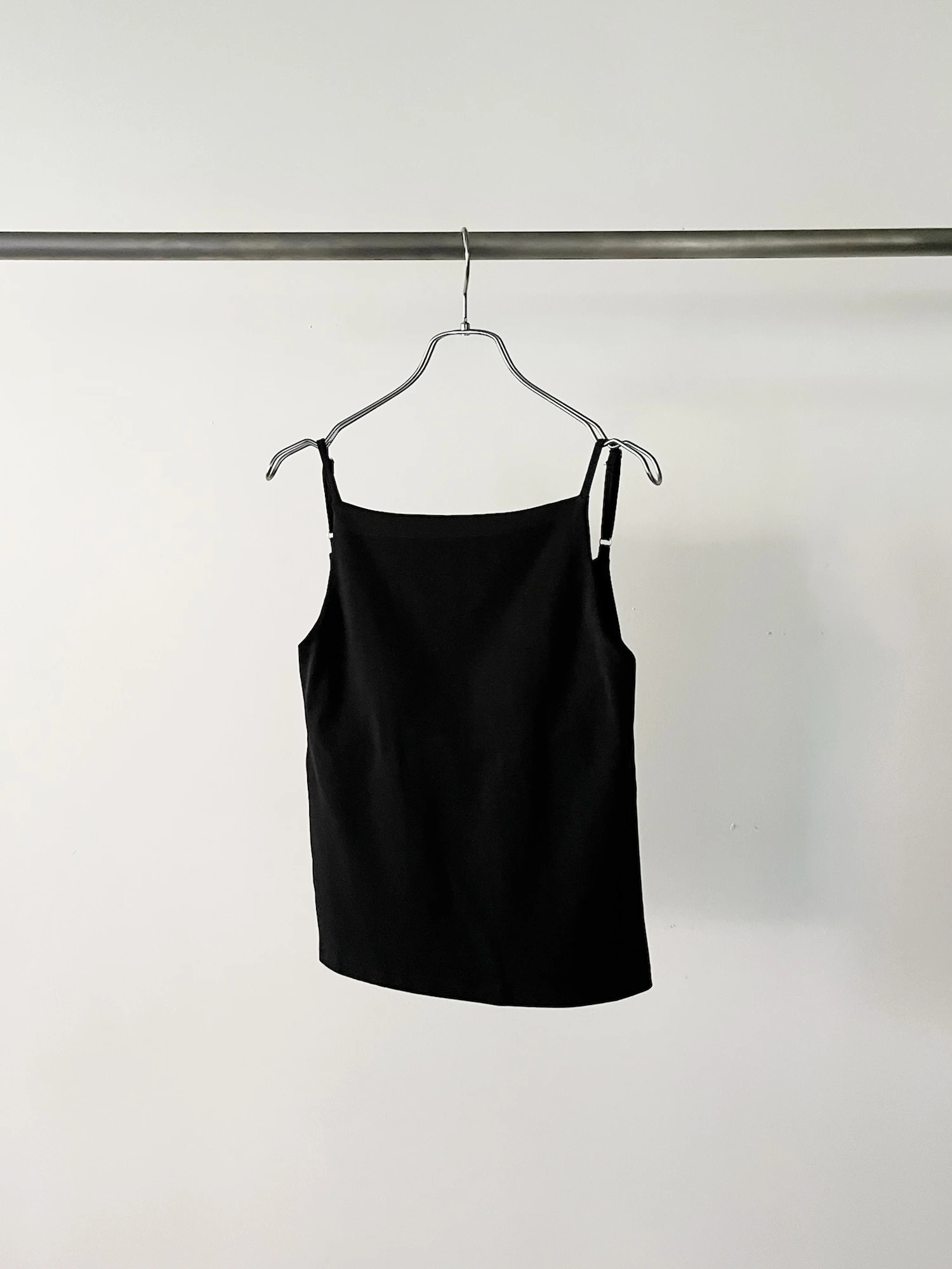 ブラウンキャミソール 黒トリム付き スロギー エバーインフューズド カップ付きキャミソール【一部