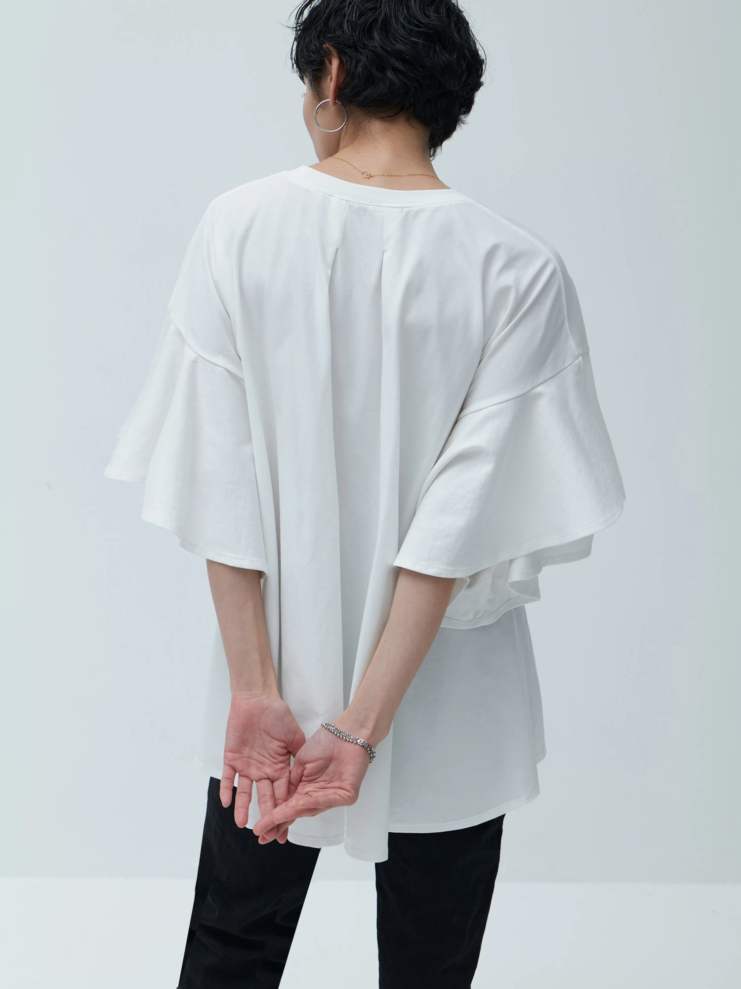 Brown&Street フロートスリーブTシャツ カットソー レディース ホワイト 白 フレア 半袖 トップス 丸首 おしゃれ 新品 フロートスリーブTシャツ / Brown&Street（ブラウンアンド