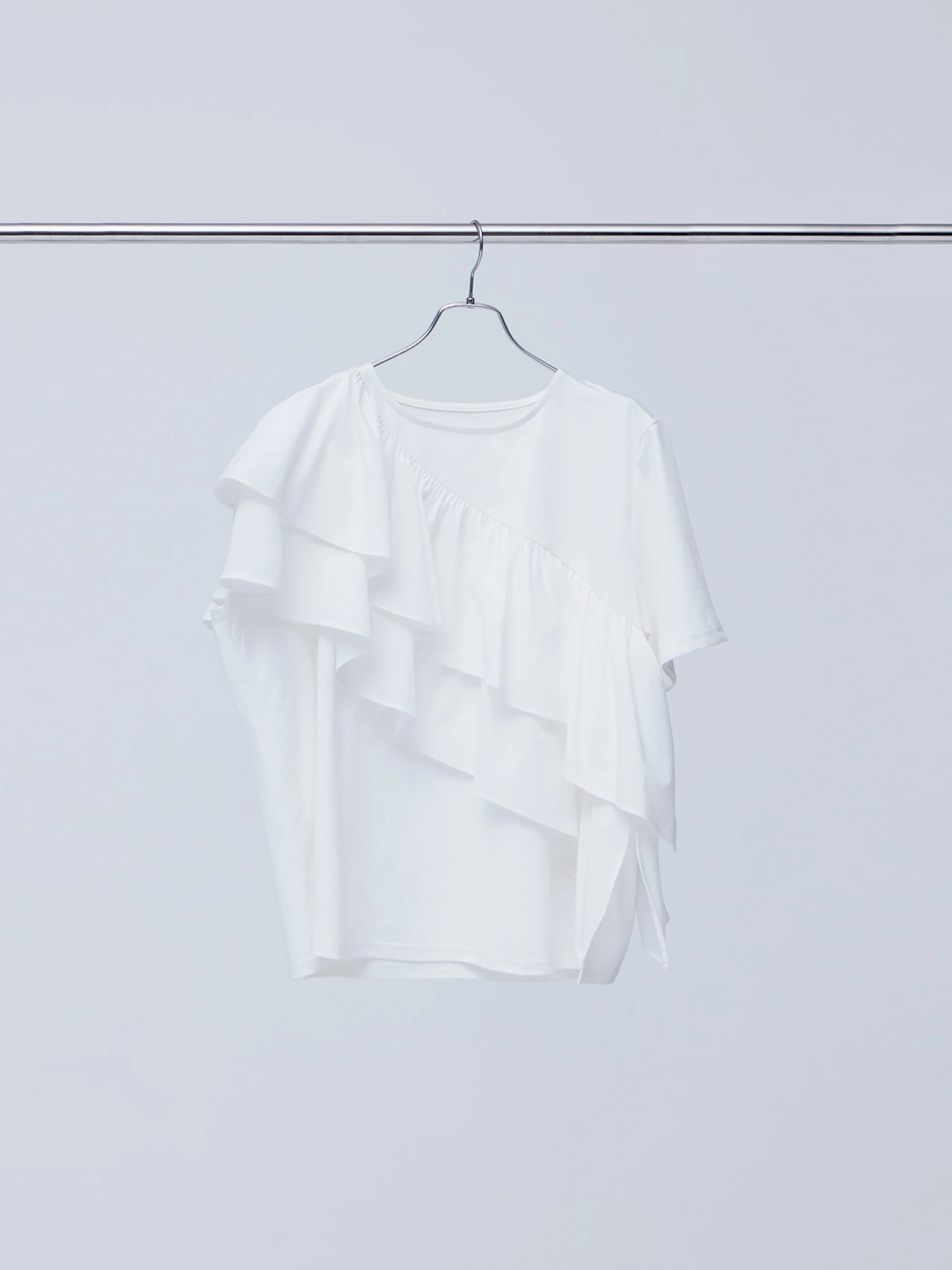 アシンメトリーフリルトップス / Brown&Street（ブラウンアンド