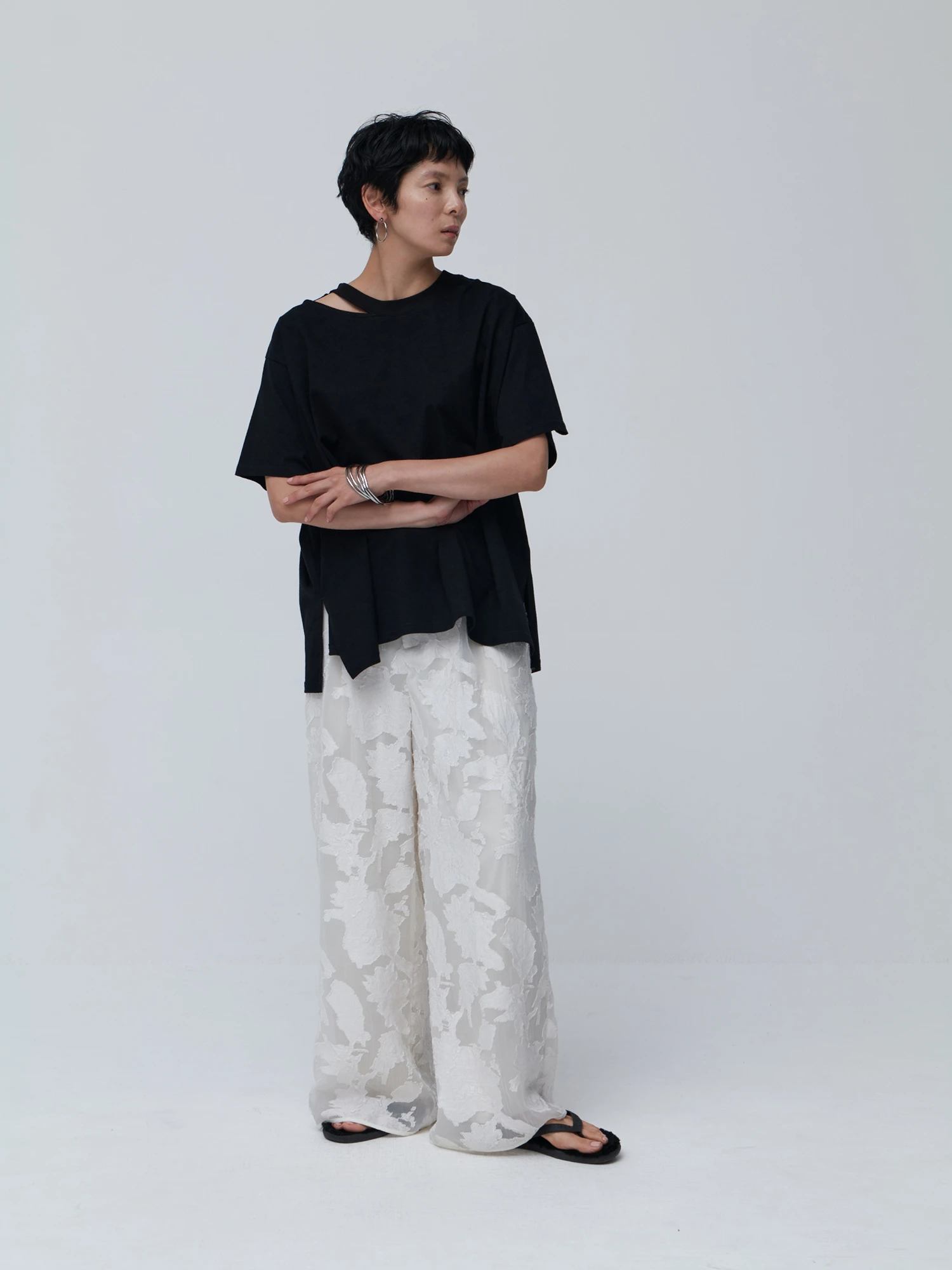 Brown&Street ネックデザインTシャツ カットソー レディース ライトブルー 水色 スリット 春夏 半袖 トップス 丸首 おしゃれ 新品 Tシャツ レディース カットソー 半袖 おしゃれ 夏 トップス 白