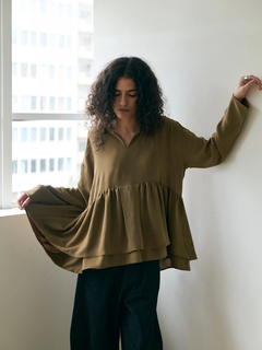 Brown&Street(ブラウンアンドストリート) |【抜け感シルエット】 キーネックペプラムトップス