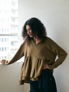 Brown&Street(ブラウンアンドストリート) |【抜け感シルエット】 キーネックペプラムトップス