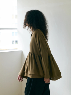 Brown&Street(ブラウンアンドストリート) |【抜け感シルエット】 キーネックペプラムトップス