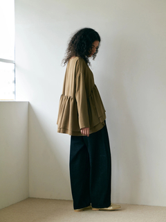 Brown&Street(ブラウンアンドストリート) |【抜け感シルエット】 キーネックペプラムトップス